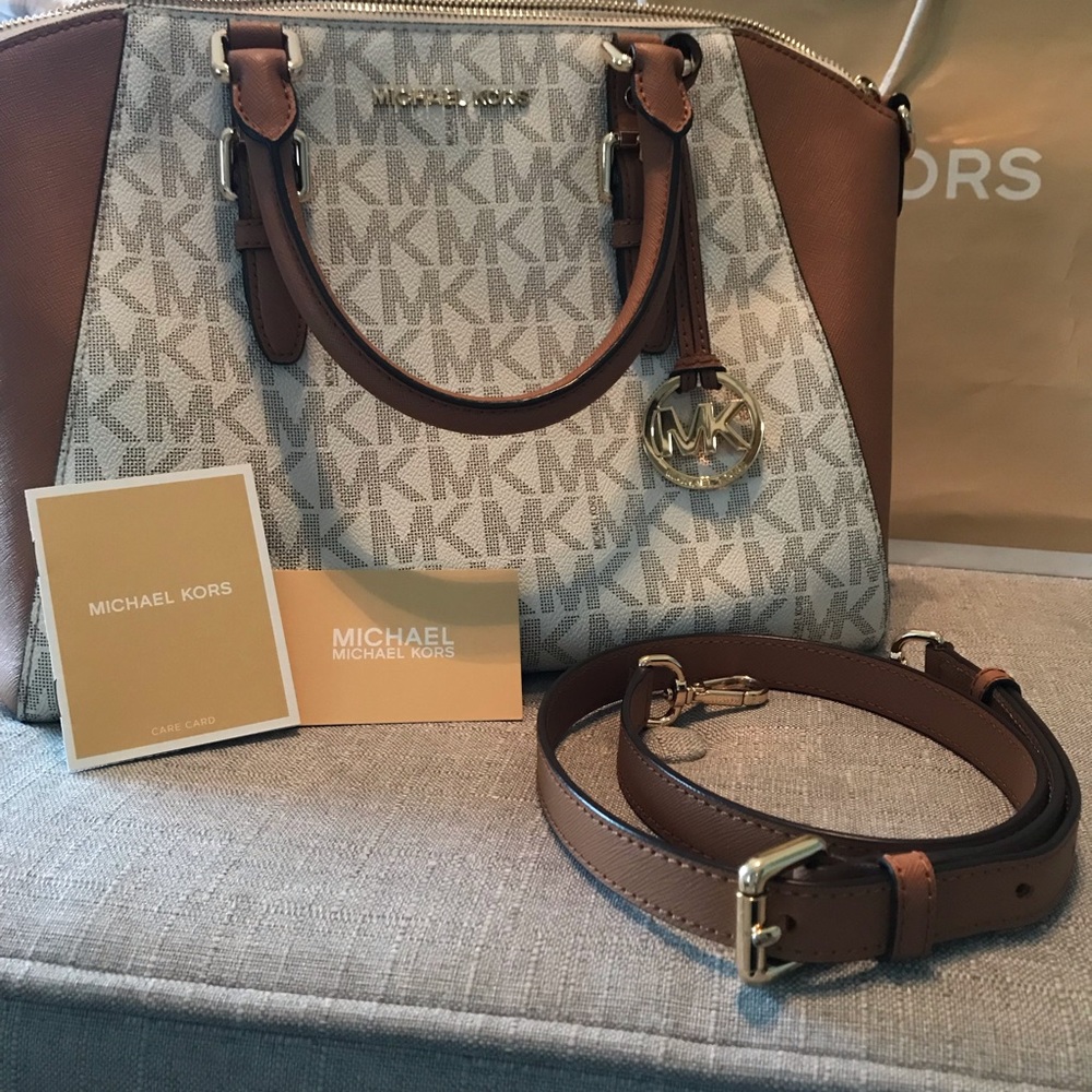 MICHAEL KORS | Ciara Vanilla/Acorn Satchel
